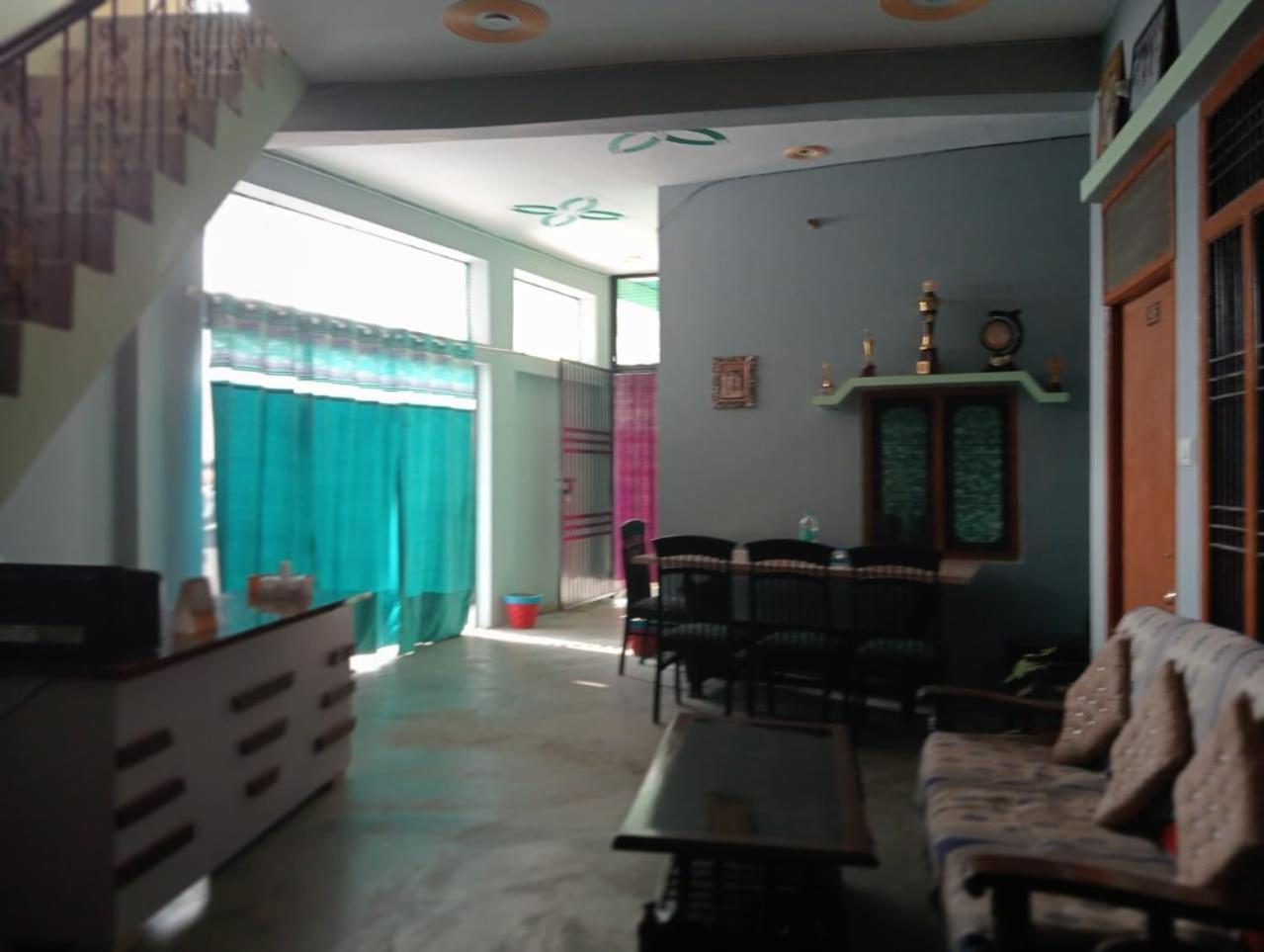 Harsh Home Stay Ayodhya エクステリア 写真