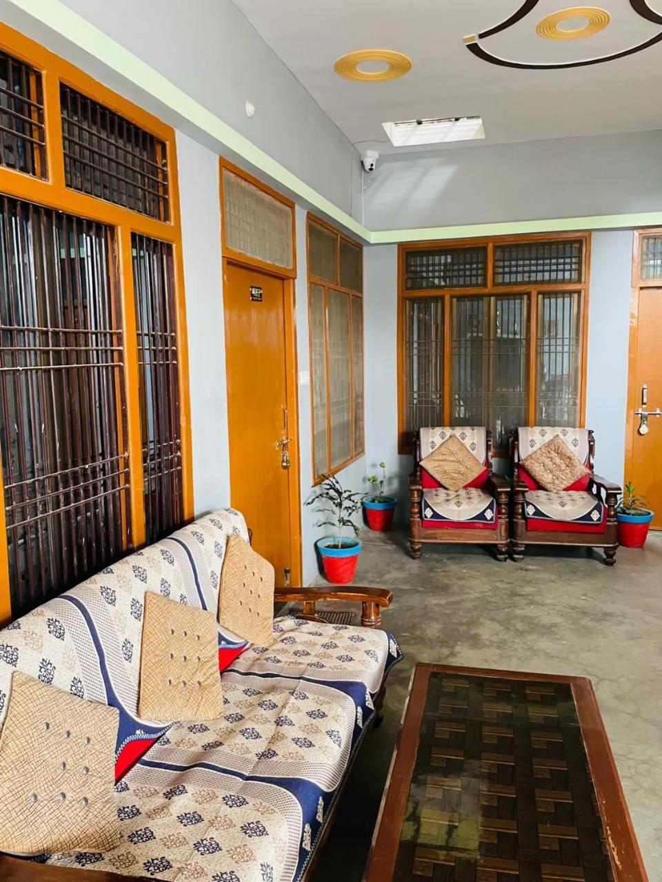Harsh Home Stay Ayodhya エクステリア 写真